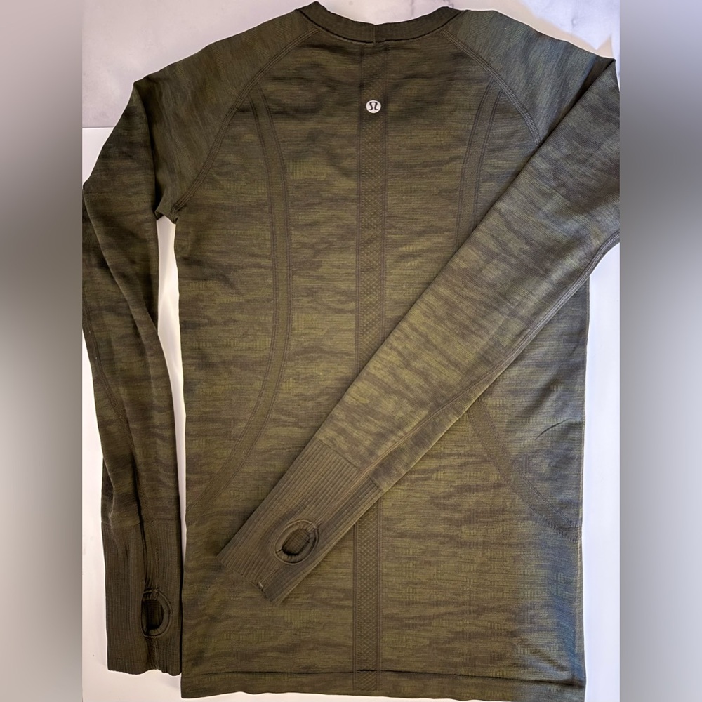 🔥 Lululemon 🍋 Swiftly Tech 2.0 Hip Length Olive Green Long Sleeve Shirt - Picture 2 of 8